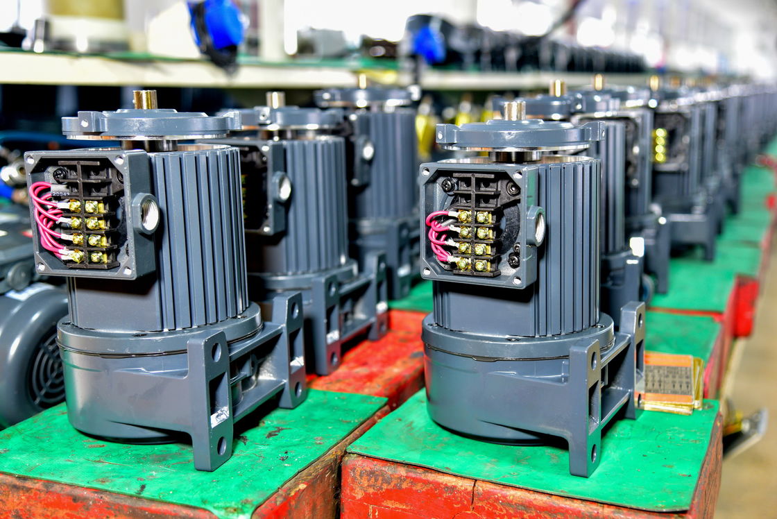 O MOTOR 3PHASE REDUCTOR do REDUTOR do CV do EIXO CH32-1500 CH do MOTOR 32MM da ENGRENAGEM da C.A. do CV 1500W 2HP VIAJA DE AUTOMÓVEL a CAIXA DE ENGRENAGENS do MOTOR ELÉTRICO